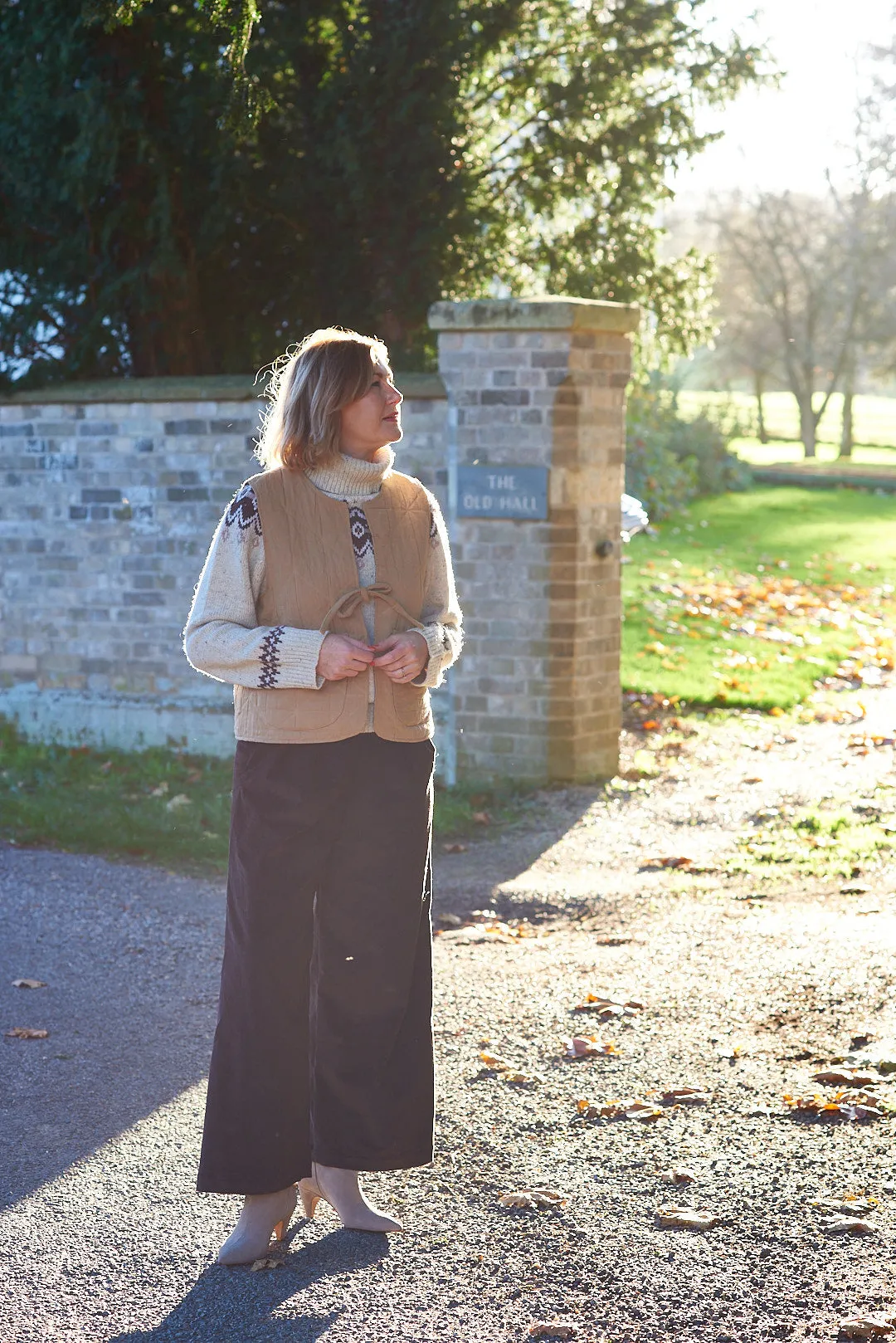 Amy Jacquard Quilt Gilet in Bark with Liberty Lining by Elwin