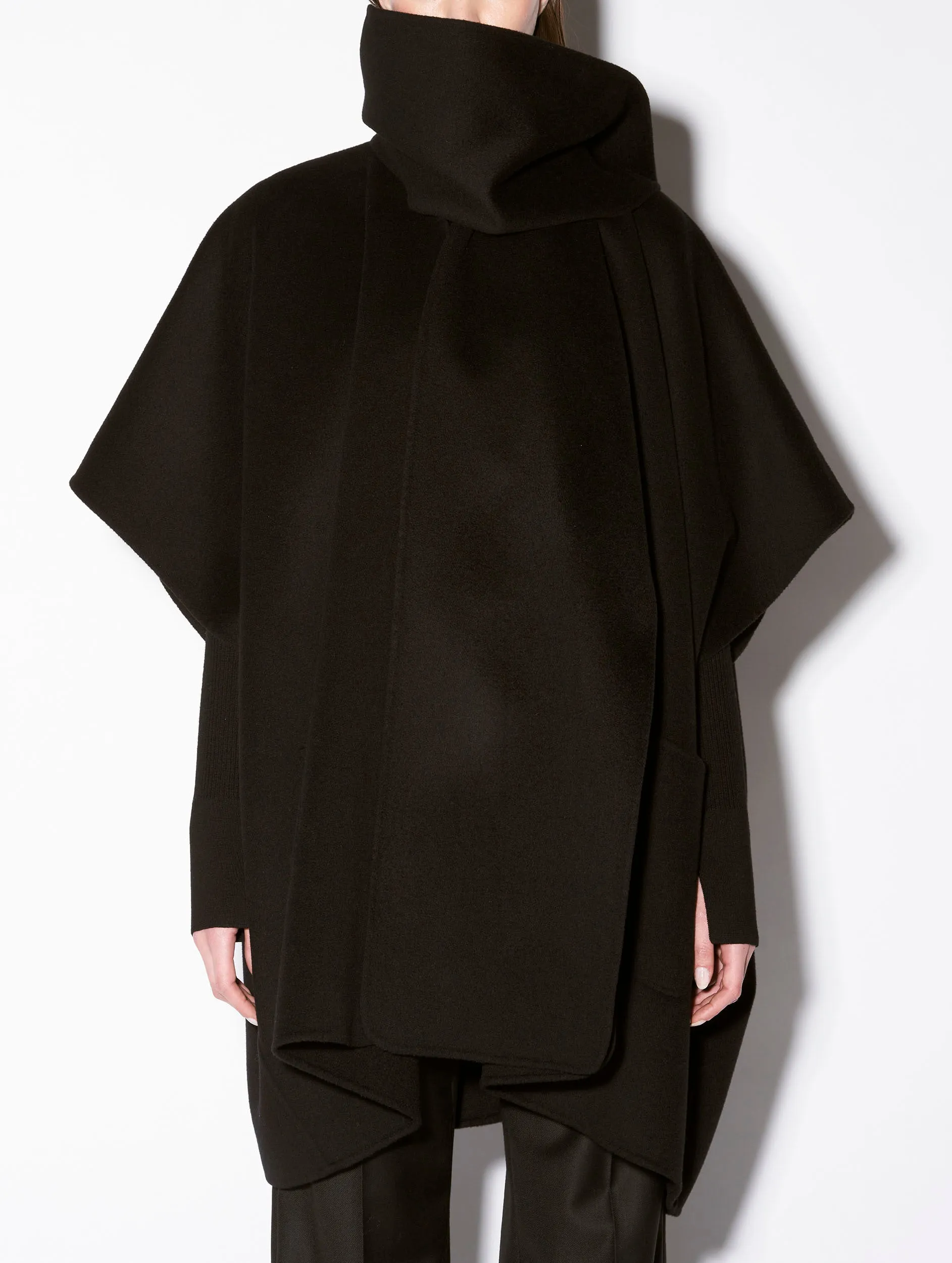 Cape en laine double face noire